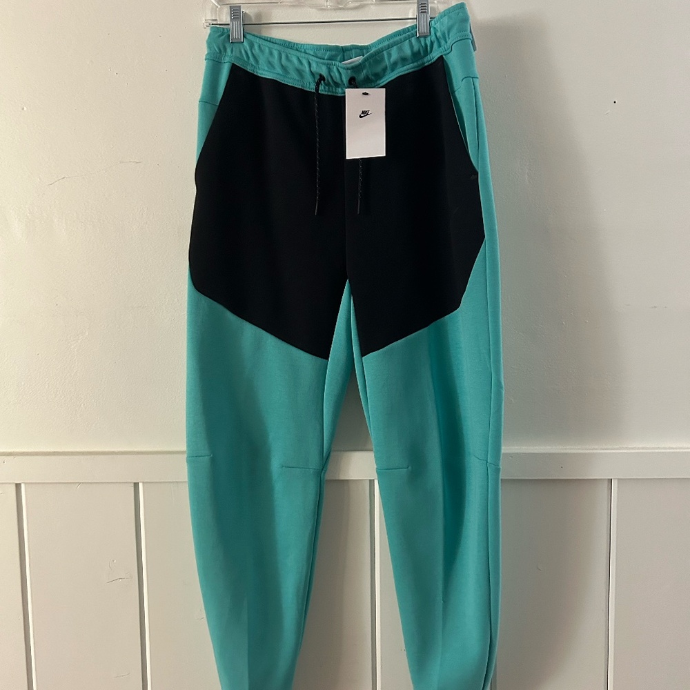 NWT- Nike Tech Fleece Jogger Sweatpants Teal Black CU4495-392 Men’s Size M